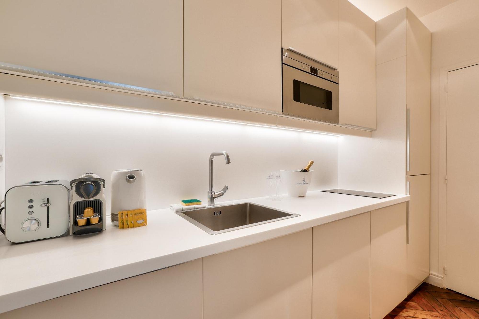 Bright Apartment In The 10Arr. - 4 People Paris Bagian luar foto