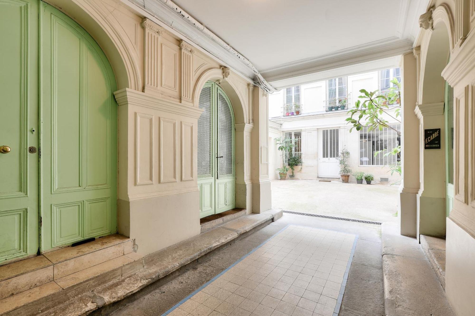Bright Apartment In The 10Arr. - 4 People Paris Bagian luar foto